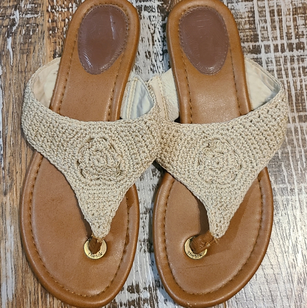 The Sak size 7 Sandals